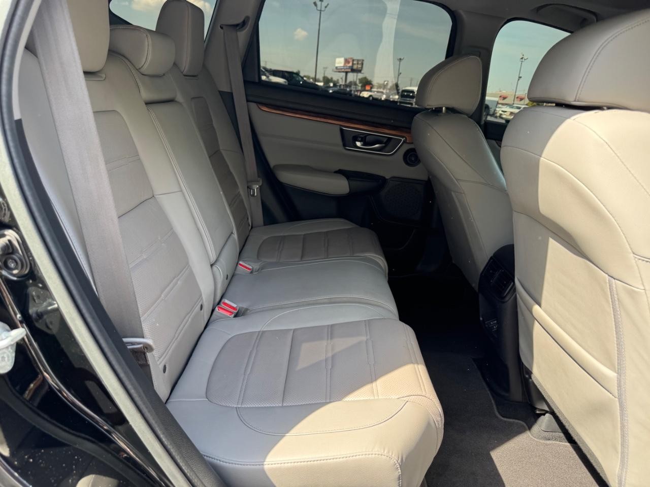 Honda CR-V Vehicle Full-screen Gallery Image 10