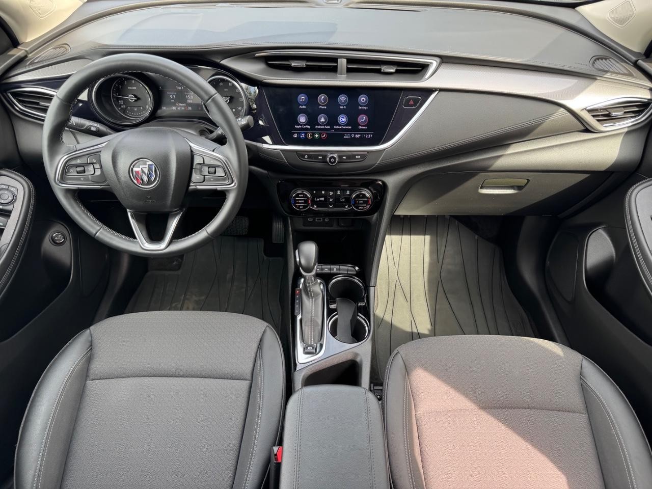 Buick Encore GX Vehicle Full-screen Gallery Image 11