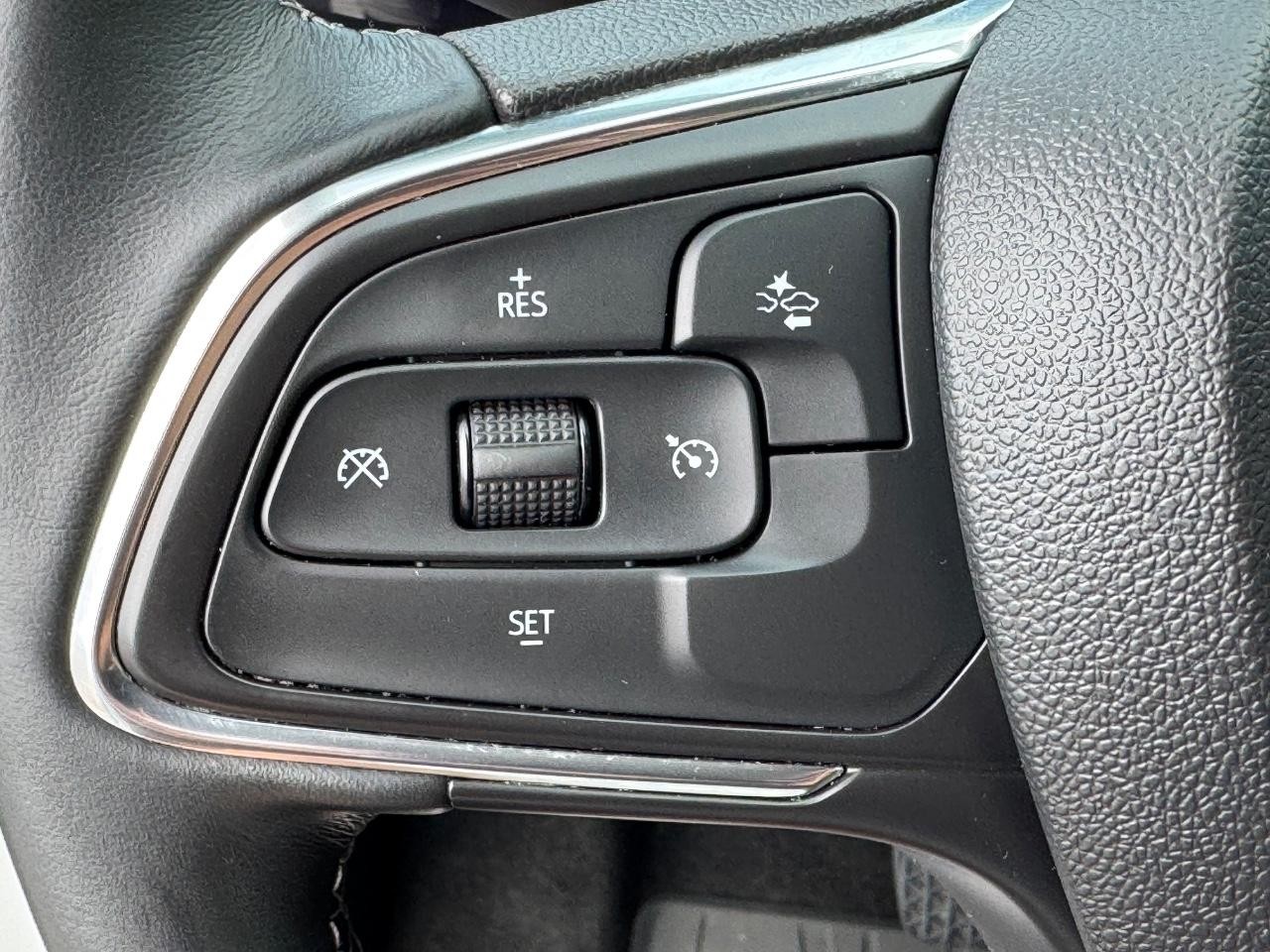 Buick Encore GX Vehicle Full-screen Gallery Image 19