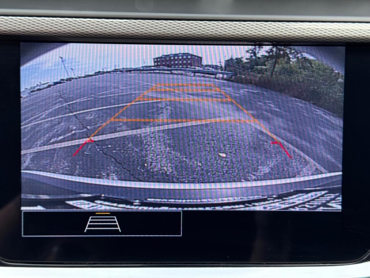 Buick Encore GX Vehicle Full-screen Gallery Image 22