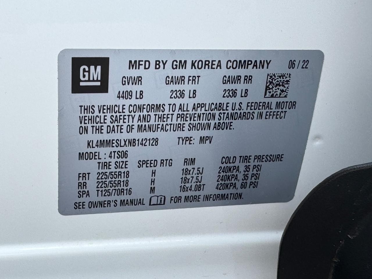 Buick Encore GX Vehicle Full-screen Gallery Image 25