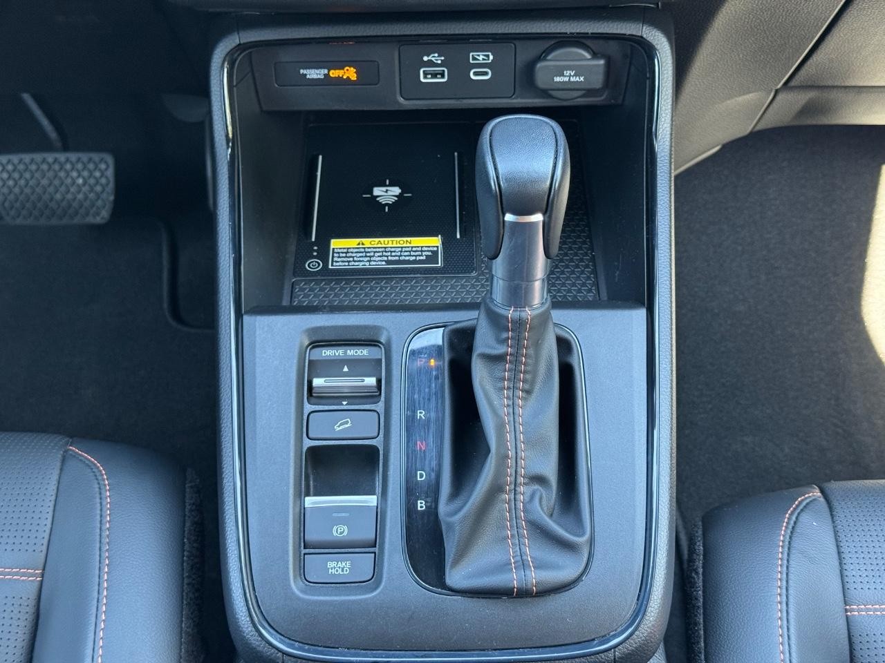 Honda CR-V Hybrid Vehicle Full-screen Gallery Image 15