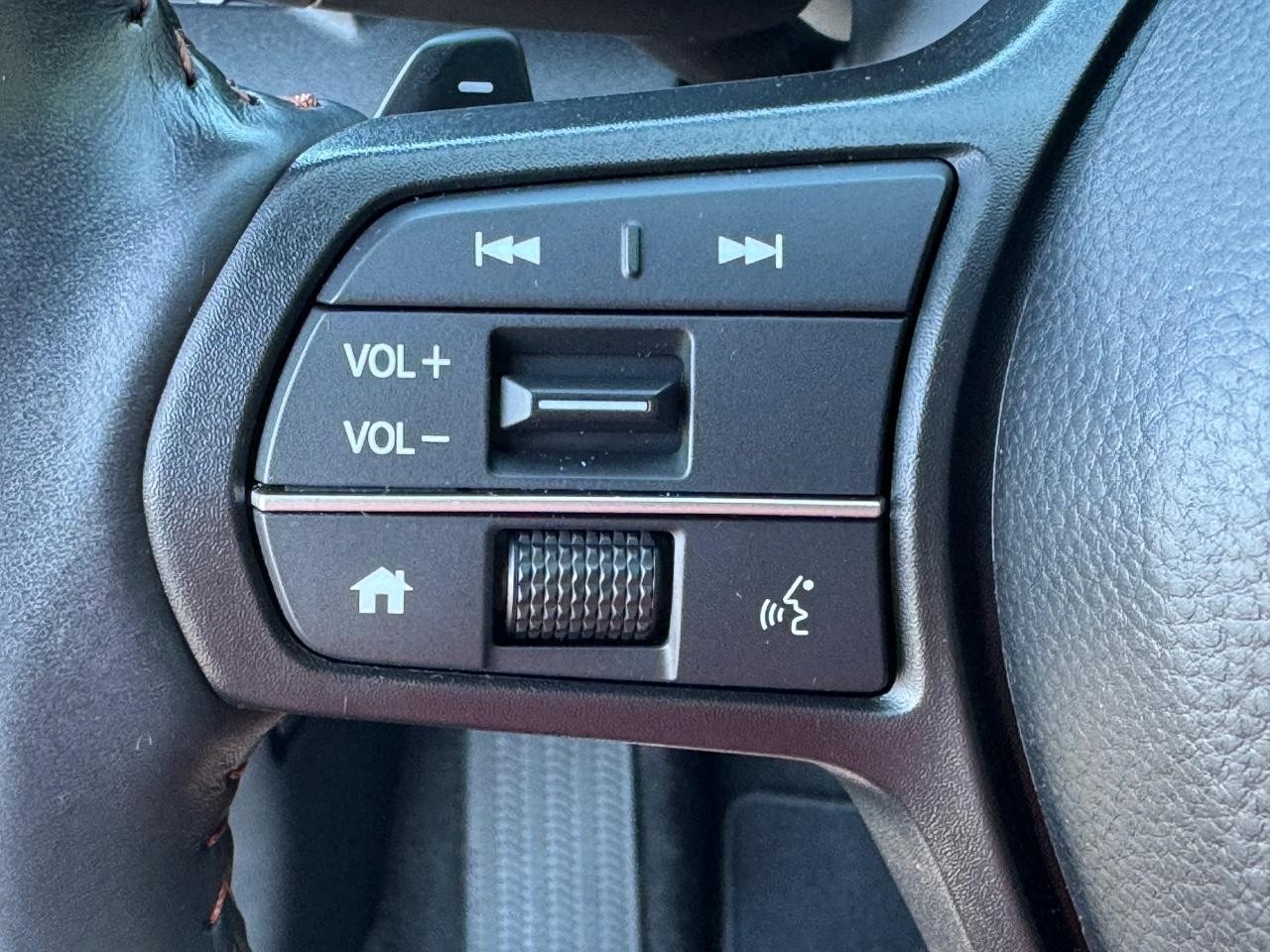 Honda CR-V Hybrid Vehicle Full-screen Gallery Image 21