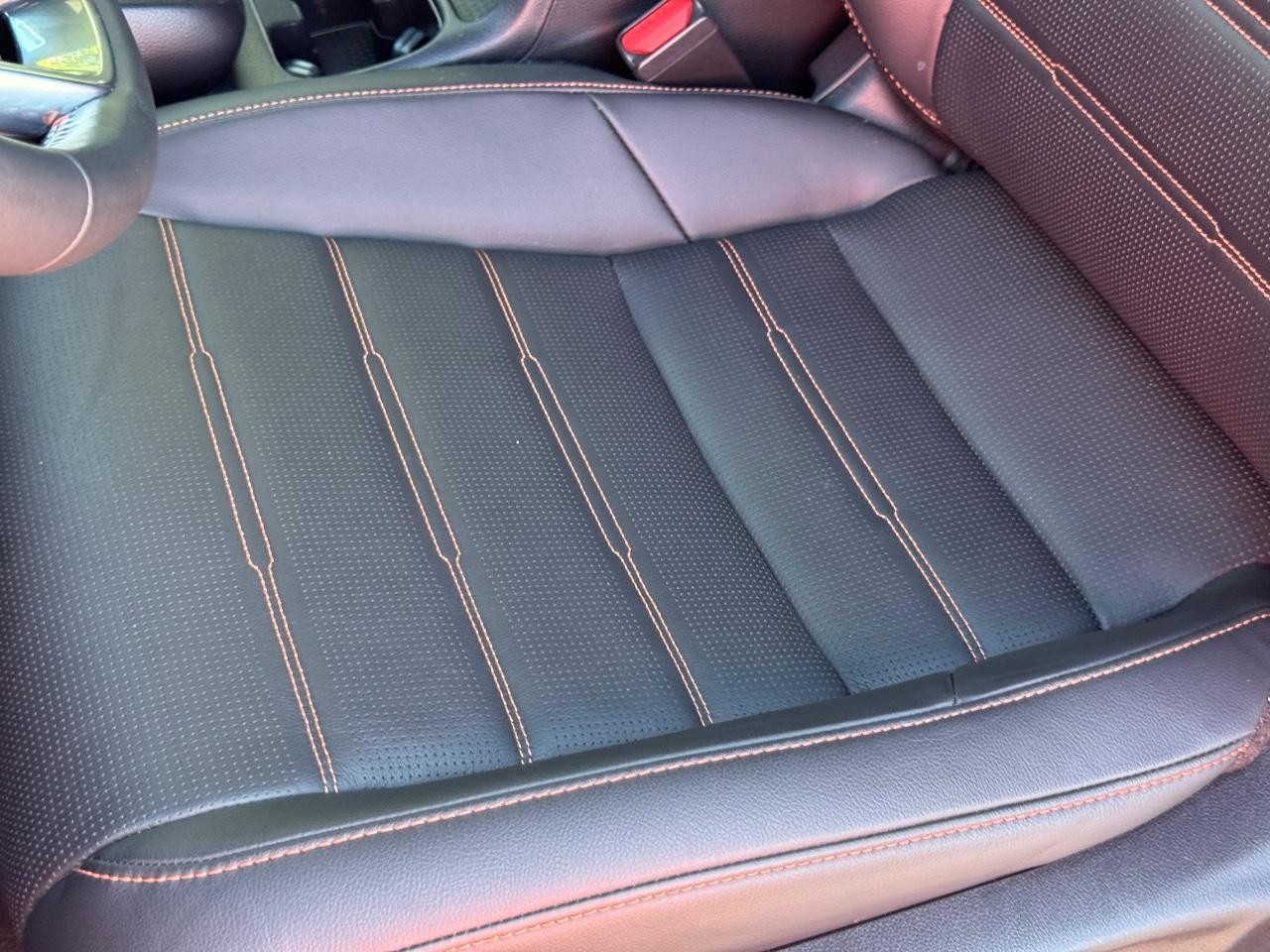 Honda CR-V Hybrid Vehicle Full-screen Gallery Image 26