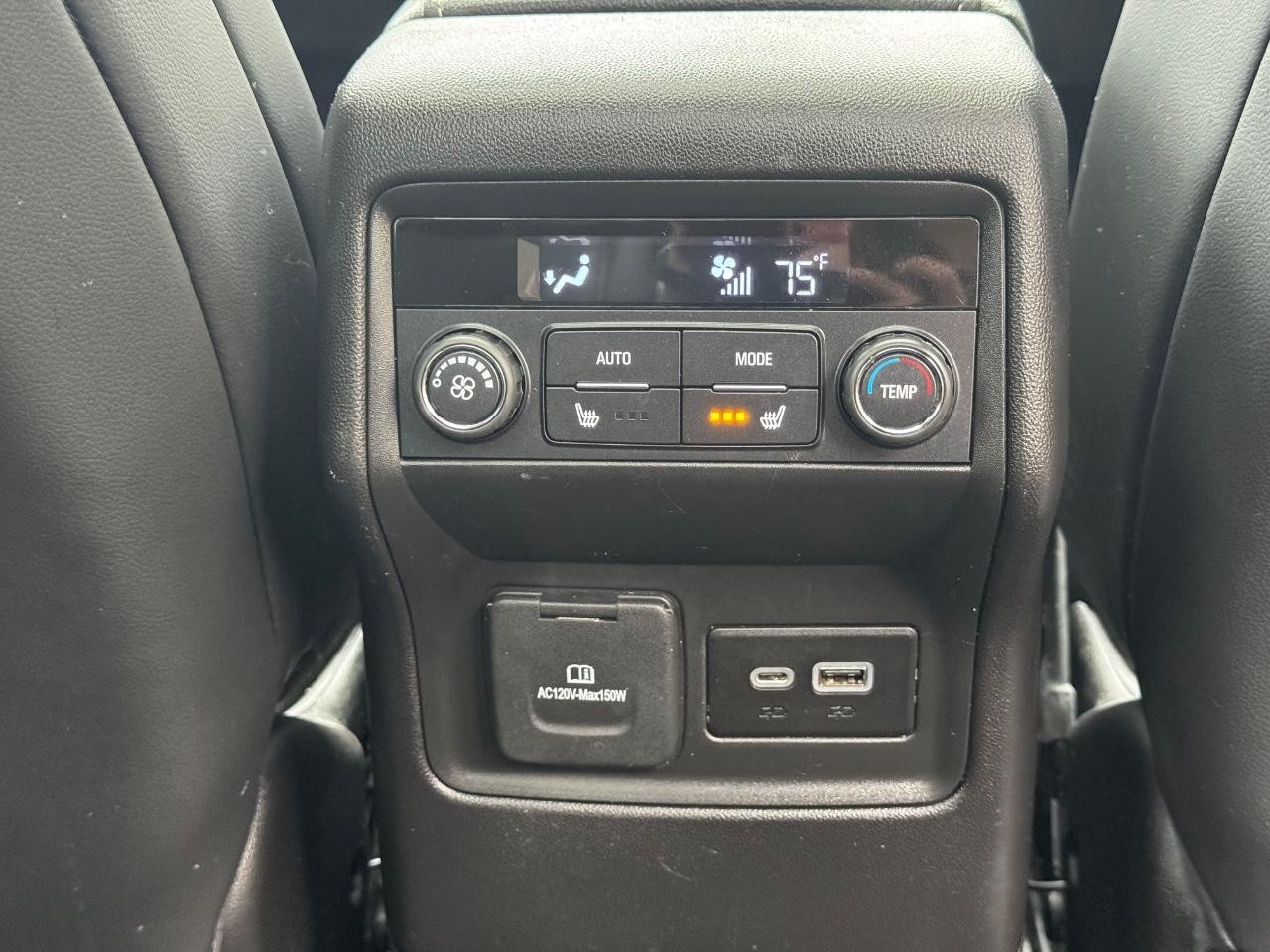 GMC Acadia Vehicle Full-screen Gallery Image 17