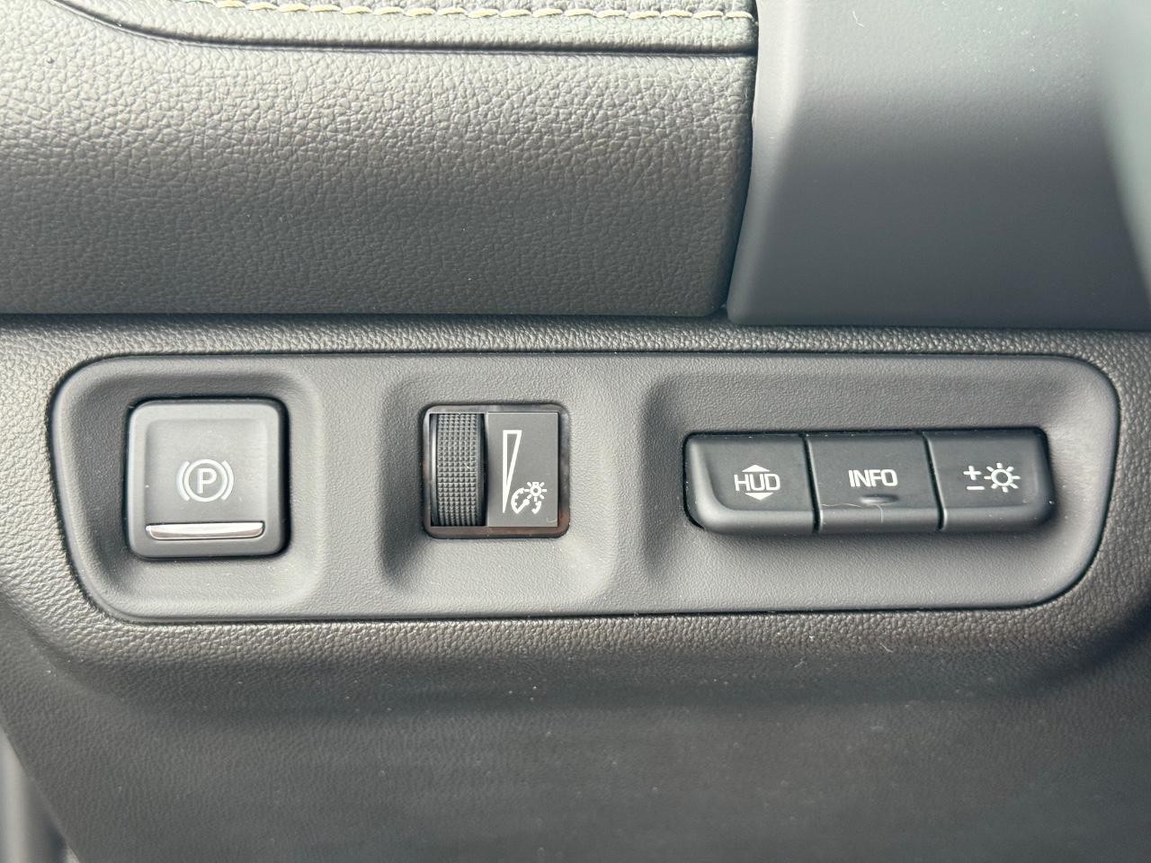 GMC Acadia Vehicle Full-screen Gallery Image 24