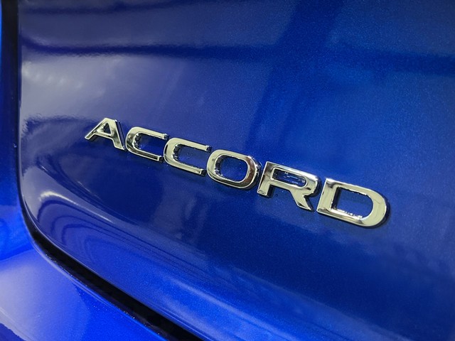 Honda Accord Hybrid Vehicle Full-screen Gallery Image 06