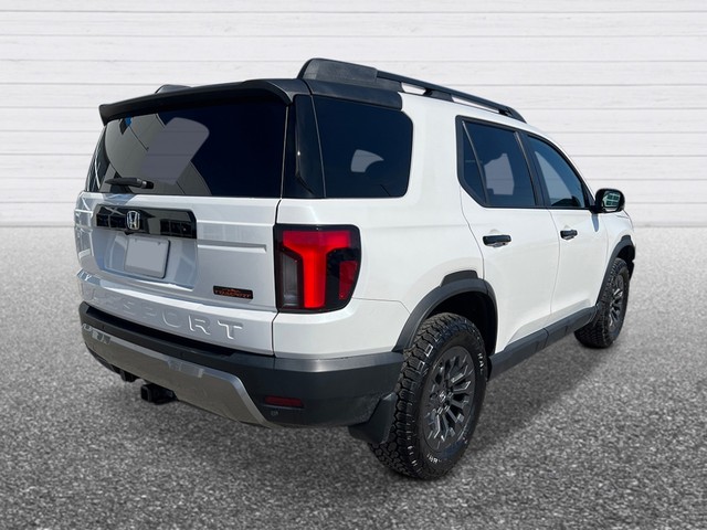 Honda Passport Vehicle Full-screen Gallery Image 05