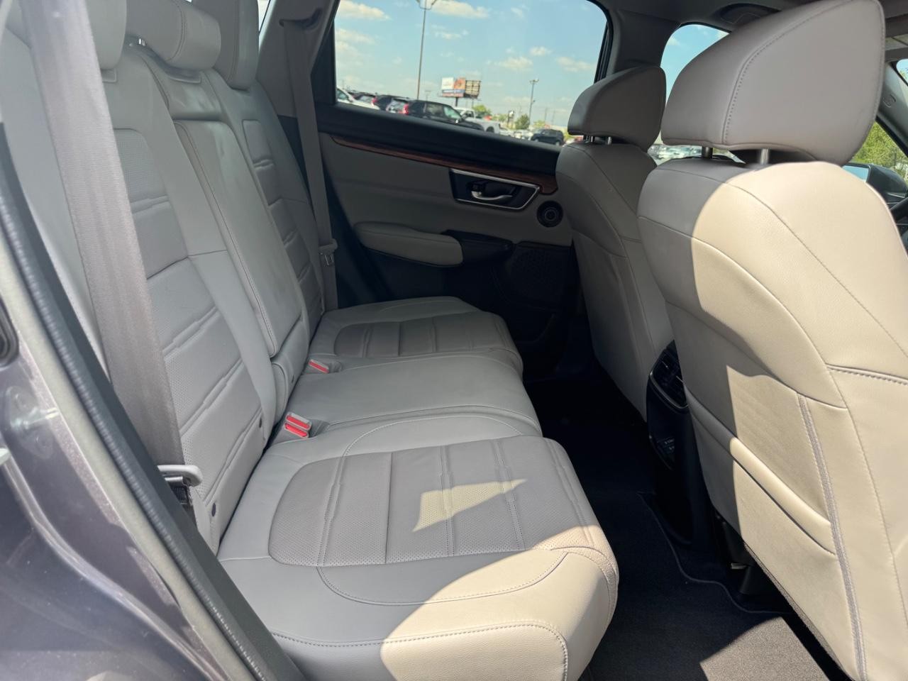 Honda CR-V Vehicle Full-screen Gallery Image 10