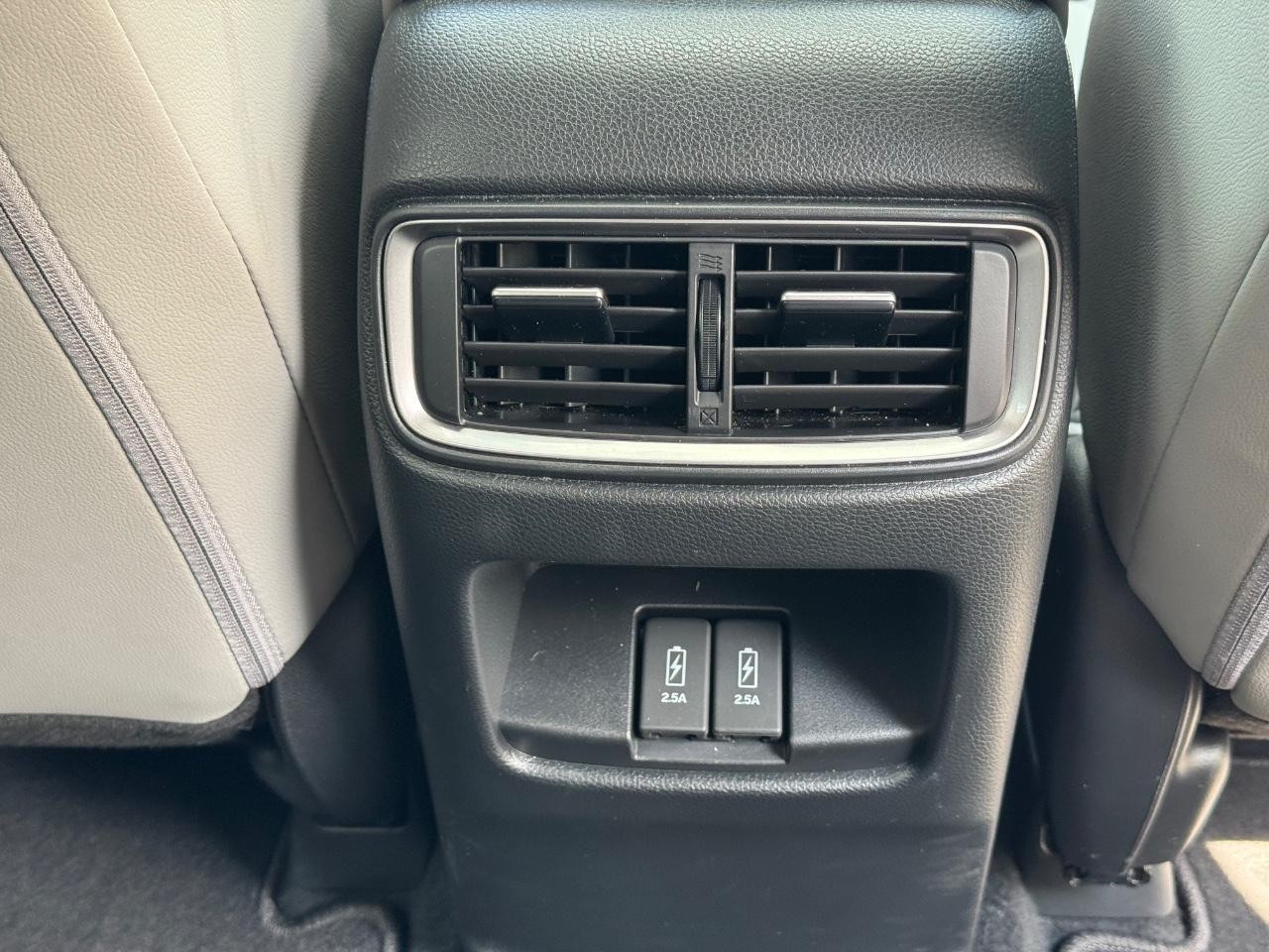 Honda CR-V Vehicle Full-screen Gallery Image 15