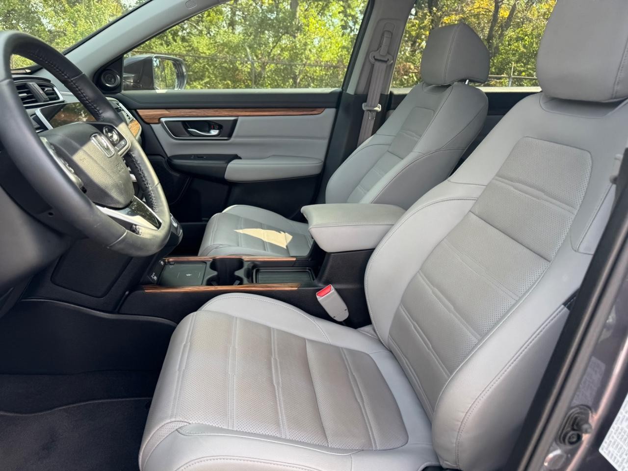 Honda CR-V Vehicle Full-screen Gallery Image 17