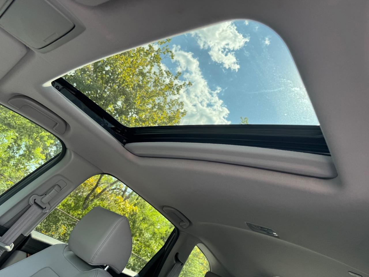 Honda CR-V Vehicle Full-screen Gallery Image 18