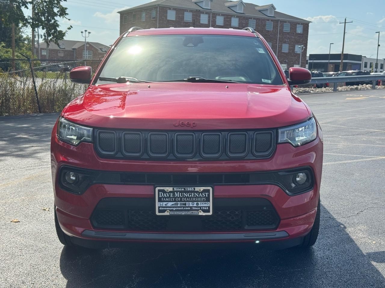 Jeep Compass Vehicle Full-screen Gallery Image 09