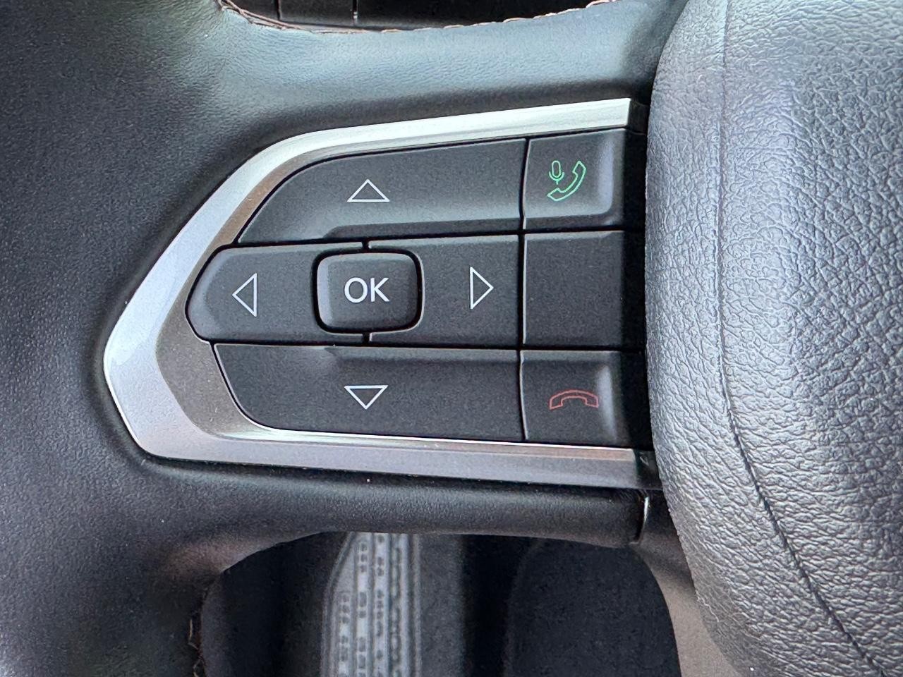 Jeep Compass Vehicle Full-screen Gallery Image 20