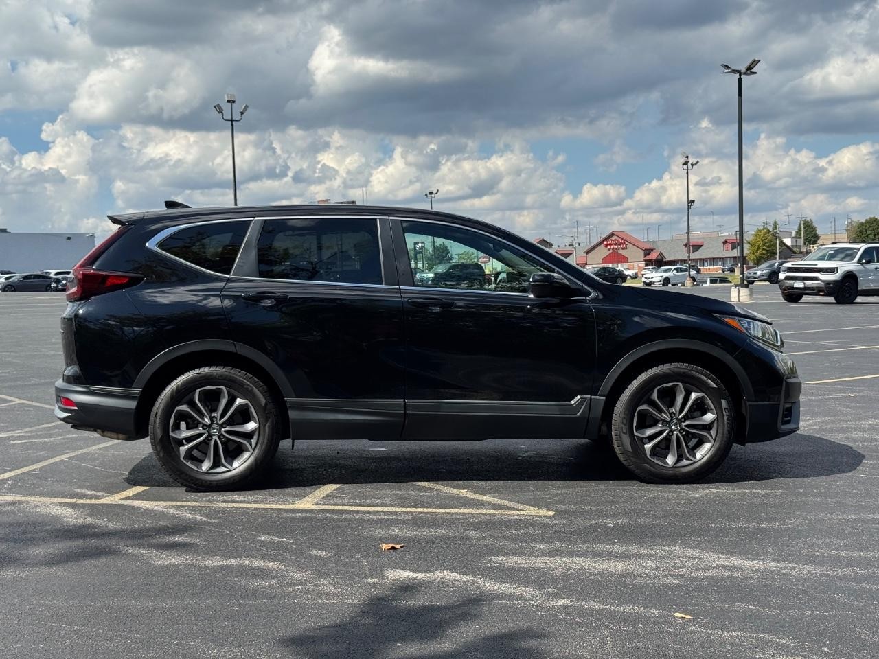 Honda CR-V Vehicle Full-screen Gallery Image 02