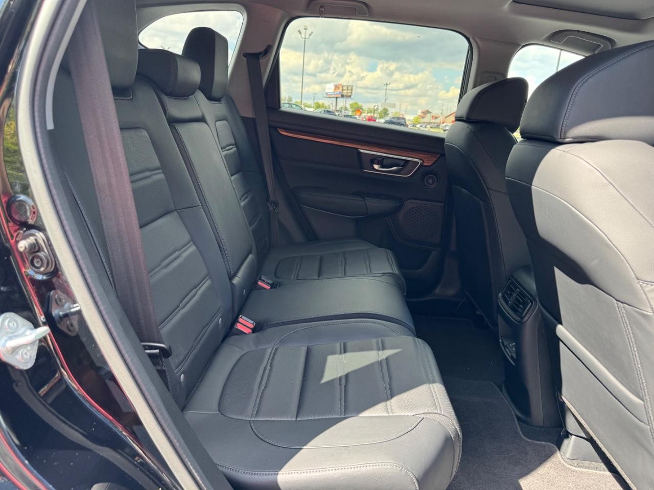 Honda CR-V Vehicle Full-screen Gallery Image 10