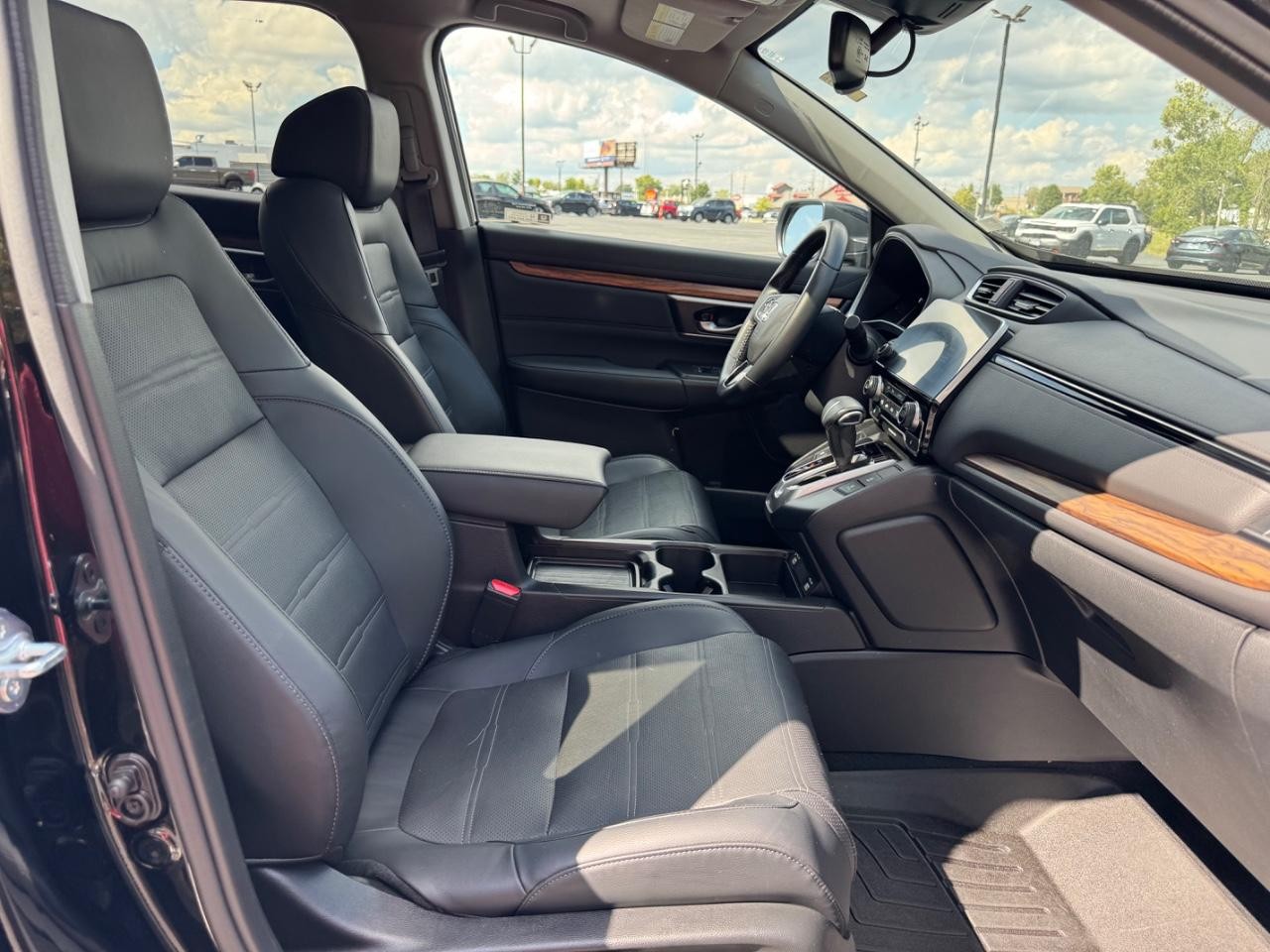 Honda CR-V Vehicle Full-screen Gallery Image 16