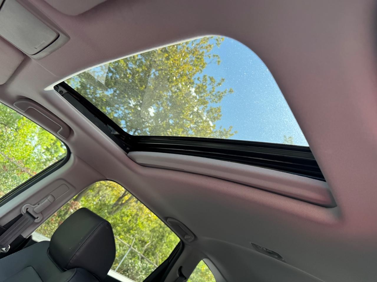 Honda CR-V Vehicle Full-screen Gallery Image 18