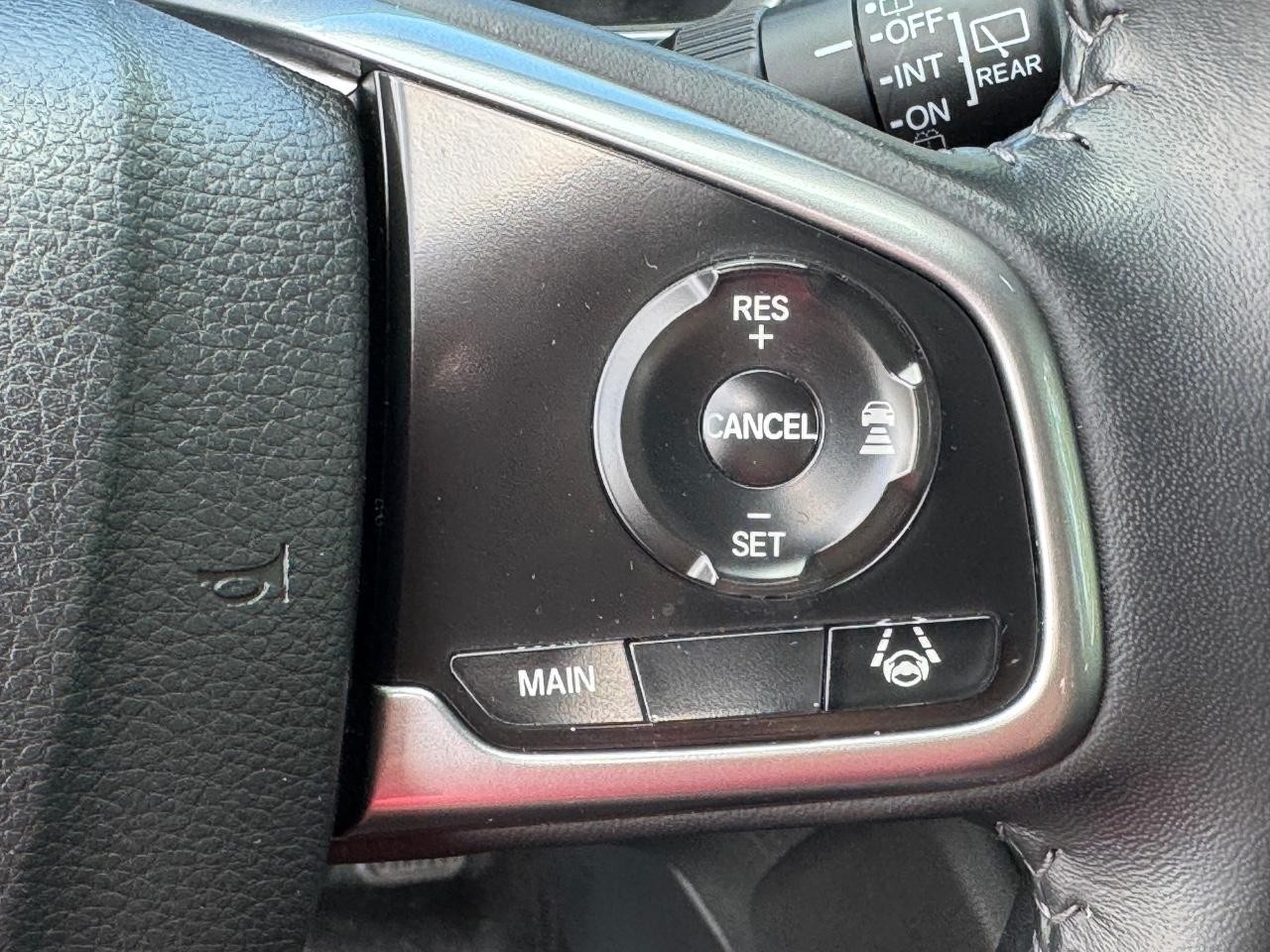 Honda CR-V Vehicle Full-screen Gallery Image 21