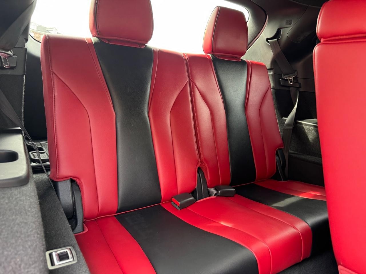 Acura MDX Vehicle Full-screen Gallery Image 11