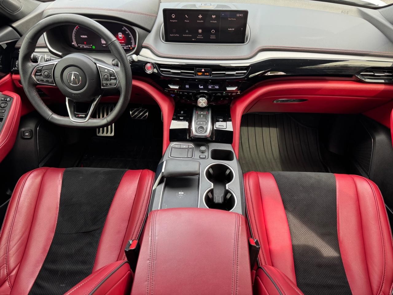 Acura MDX Vehicle Full-screen Gallery Image 12