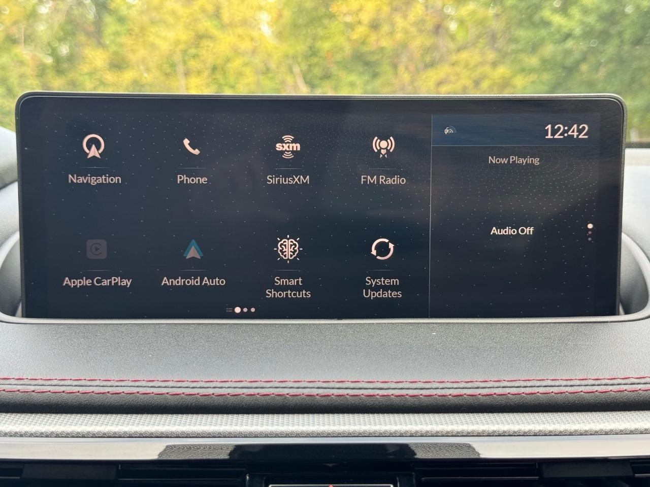 Acura MDX Vehicle Full-screen Gallery Image 14