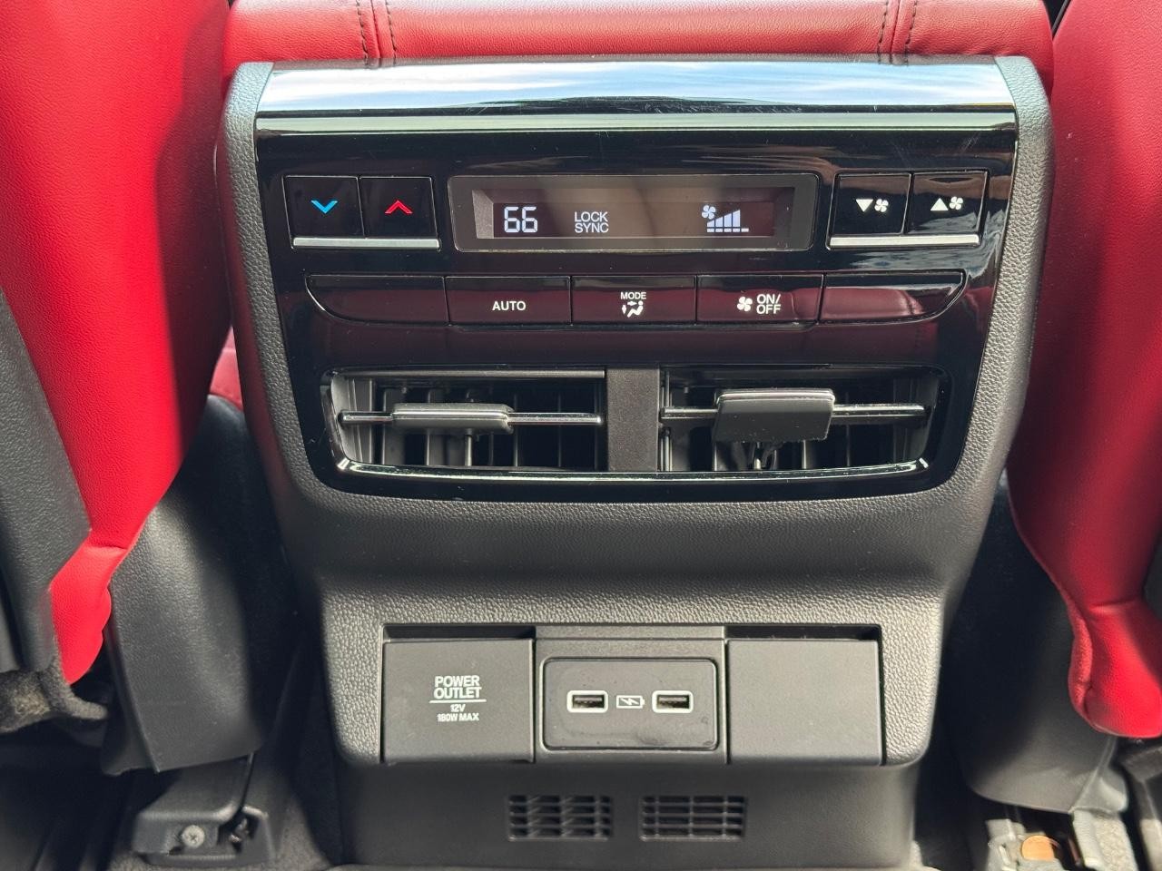 Acura MDX Vehicle Full-screen Gallery Image 17