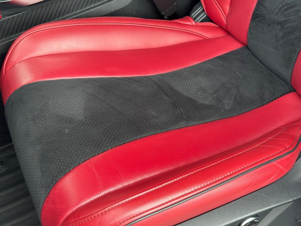 Acura MDX Vehicle Full-screen Gallery Image 28