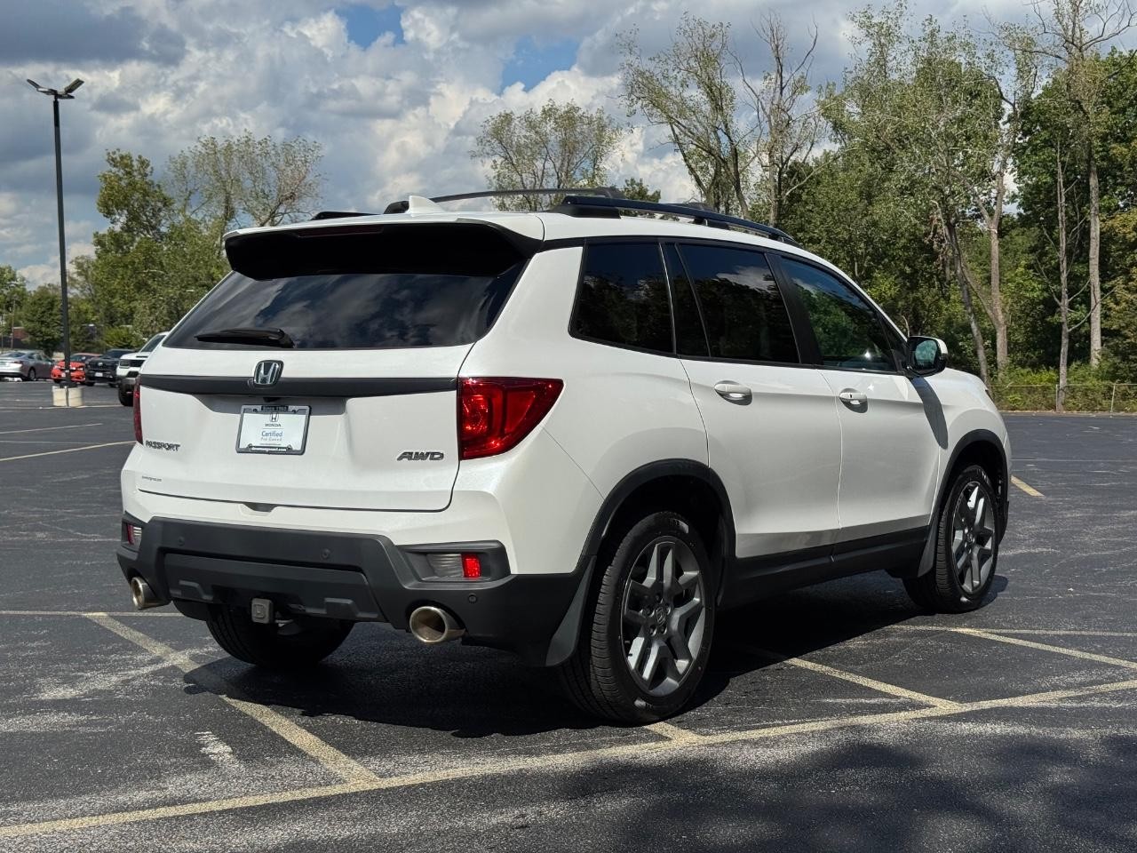 Honda Passport Vehicle Full-screen Gallery Image 03