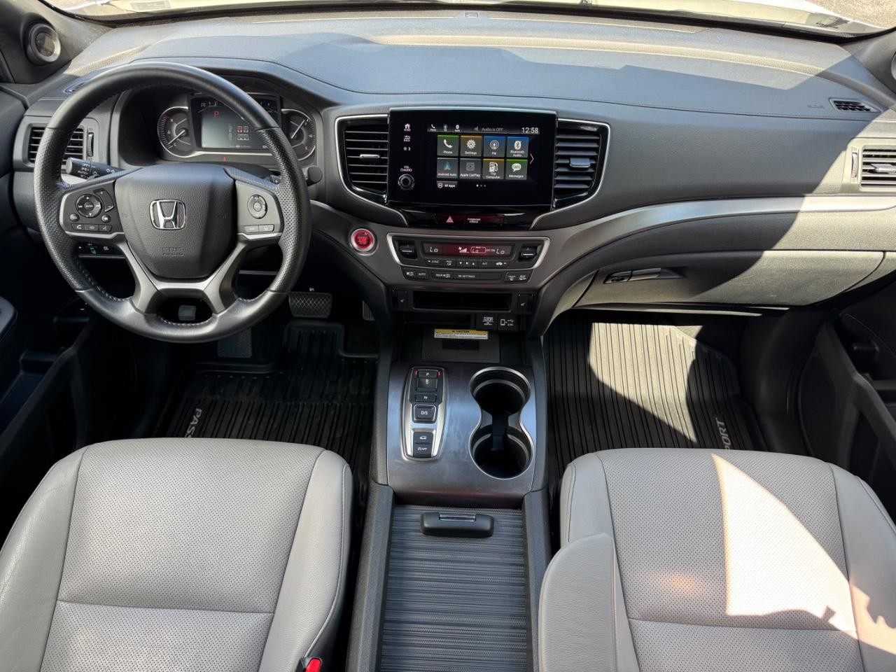 Honda Passport Vehicle Full-screen Gallery Image 11