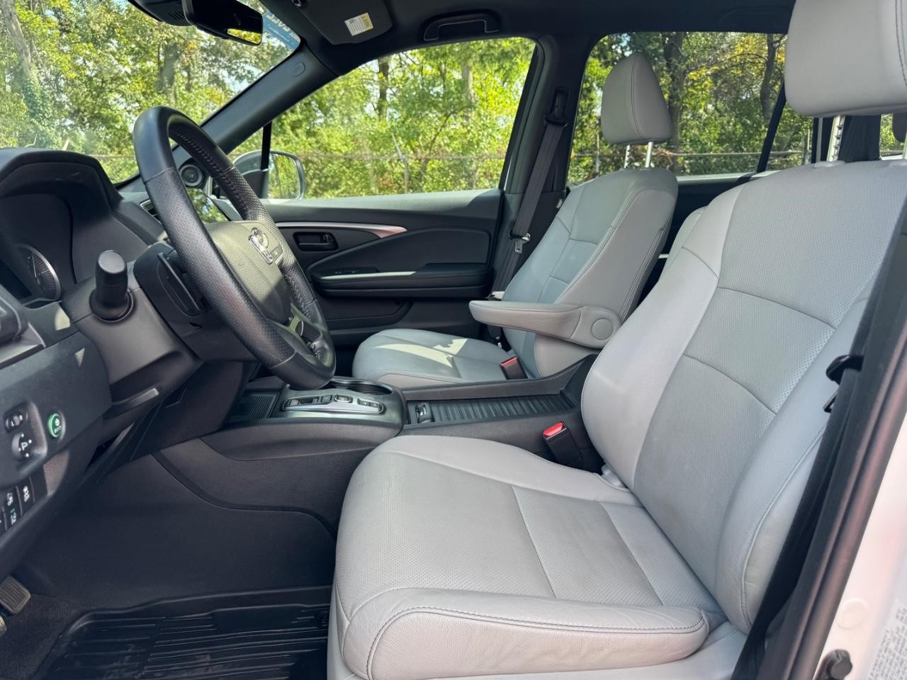 Honda Passport Vehicle Full-screen Gallery Image 18