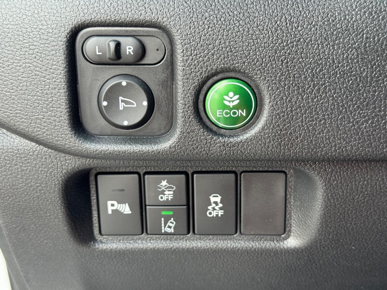 Honda Passport Vehicle Full-screen Gallery Image 23
