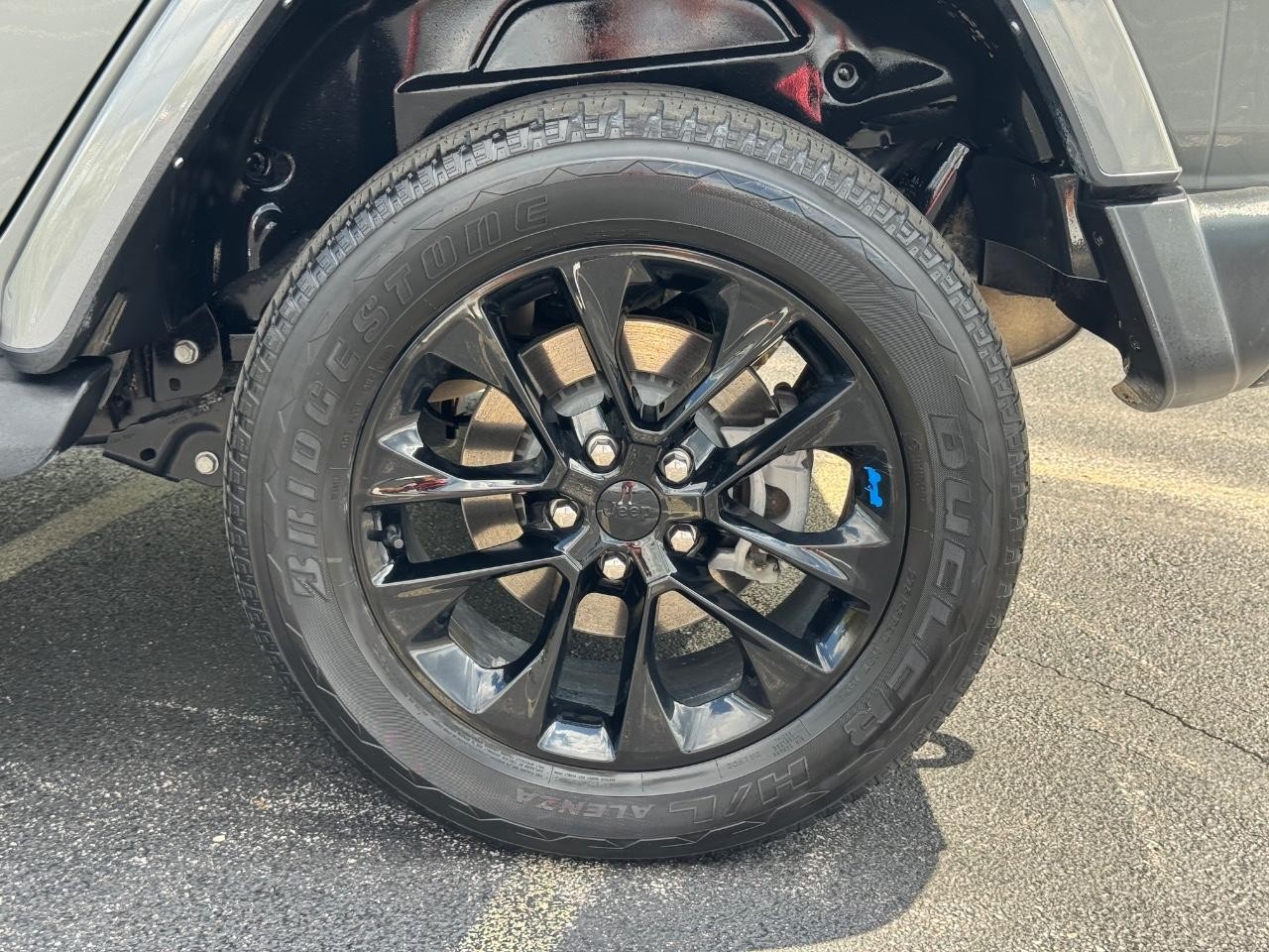 Jeep Wrangler 4xe Vehicle Full-screen Gallery Image 07