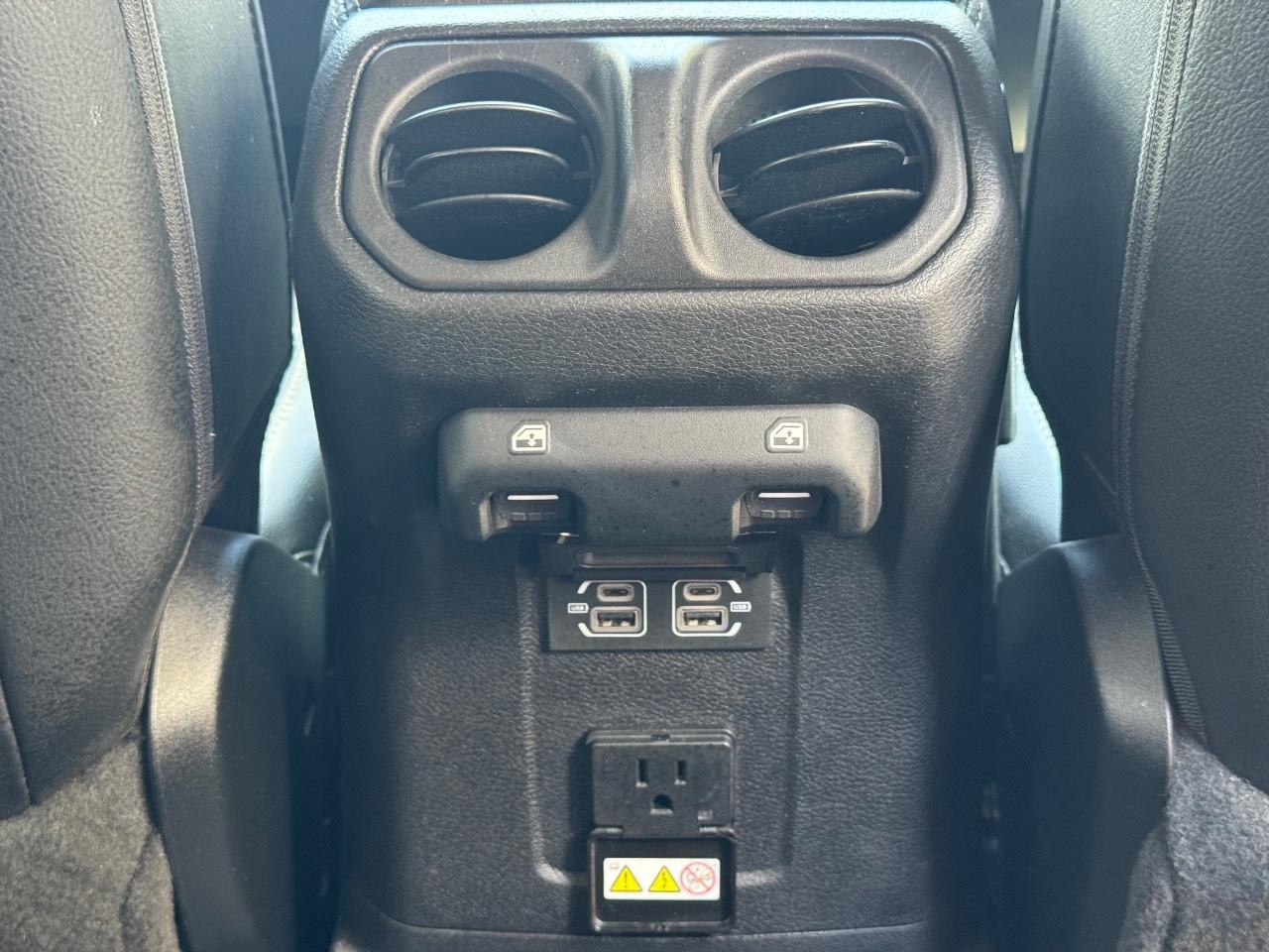 Jeep Wrangler 4xe Vehicle Full-screen Gallery Image 15