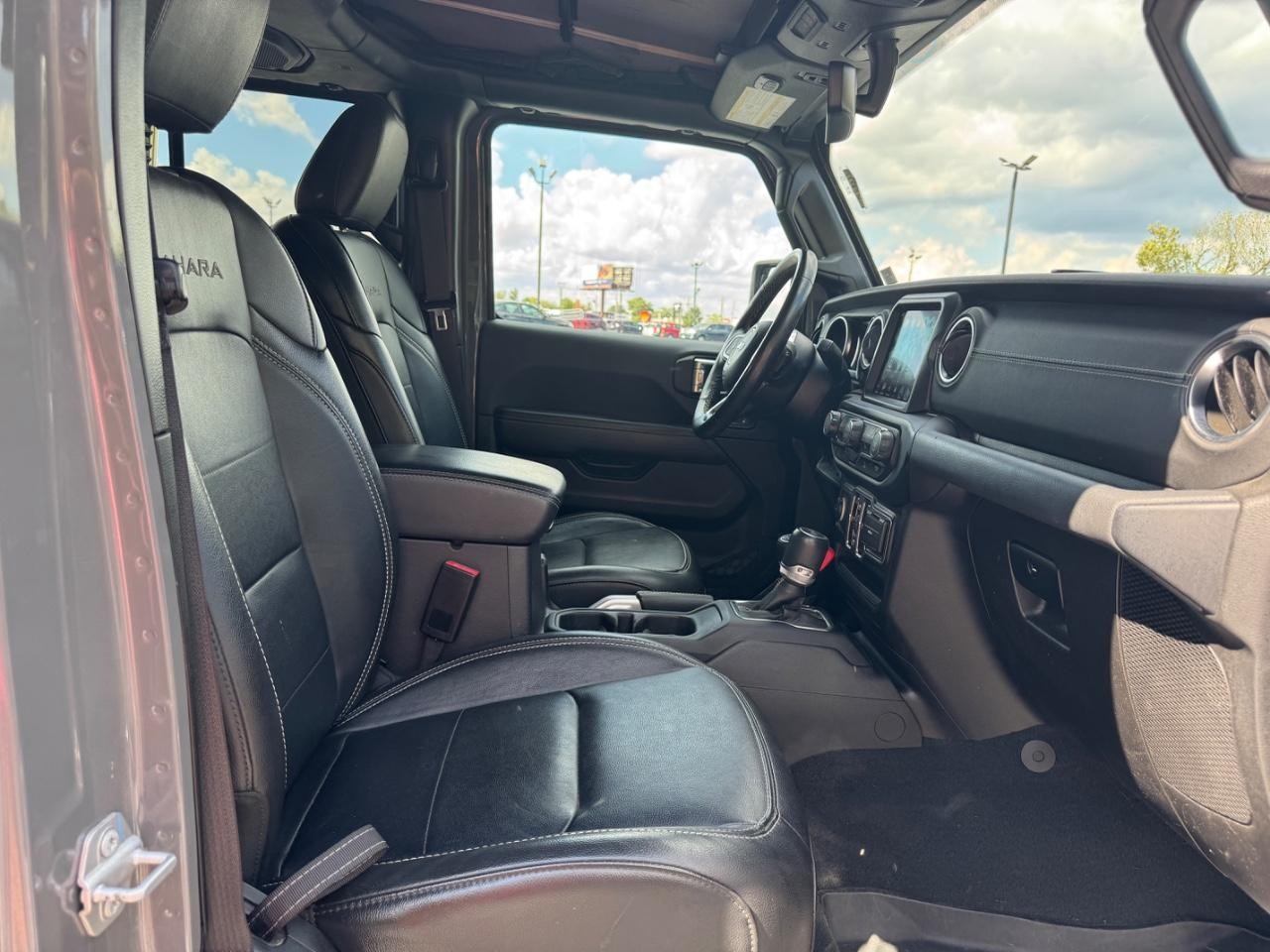 Jeep Wrangler 4xe Vehicle Full-screen Gallery Image 16