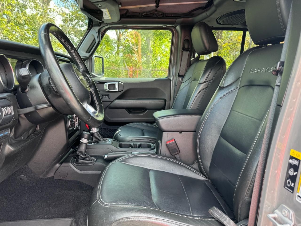 Jeep Wrangler 4xe Vehicle Full-screen Gallery Image 17