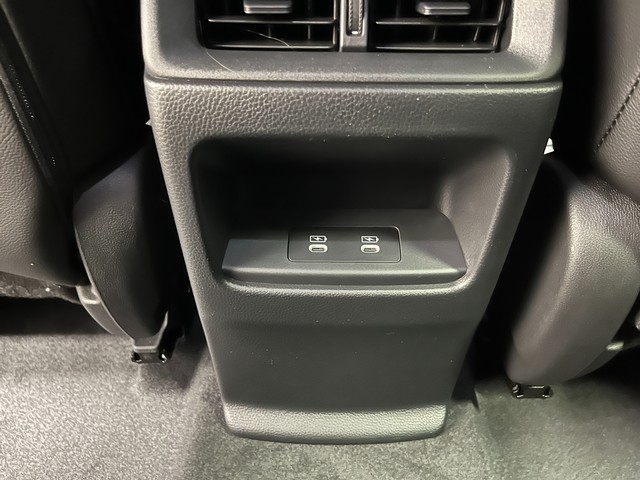 Honda CR-V Hybrid Vehicle Full-screen Gallery Image 26