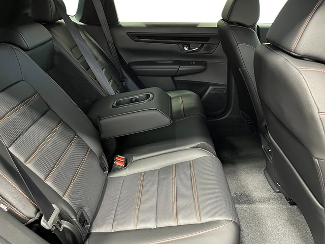 Honda CR-V Hybrid Vehicle Full-screen Gallery Image 28