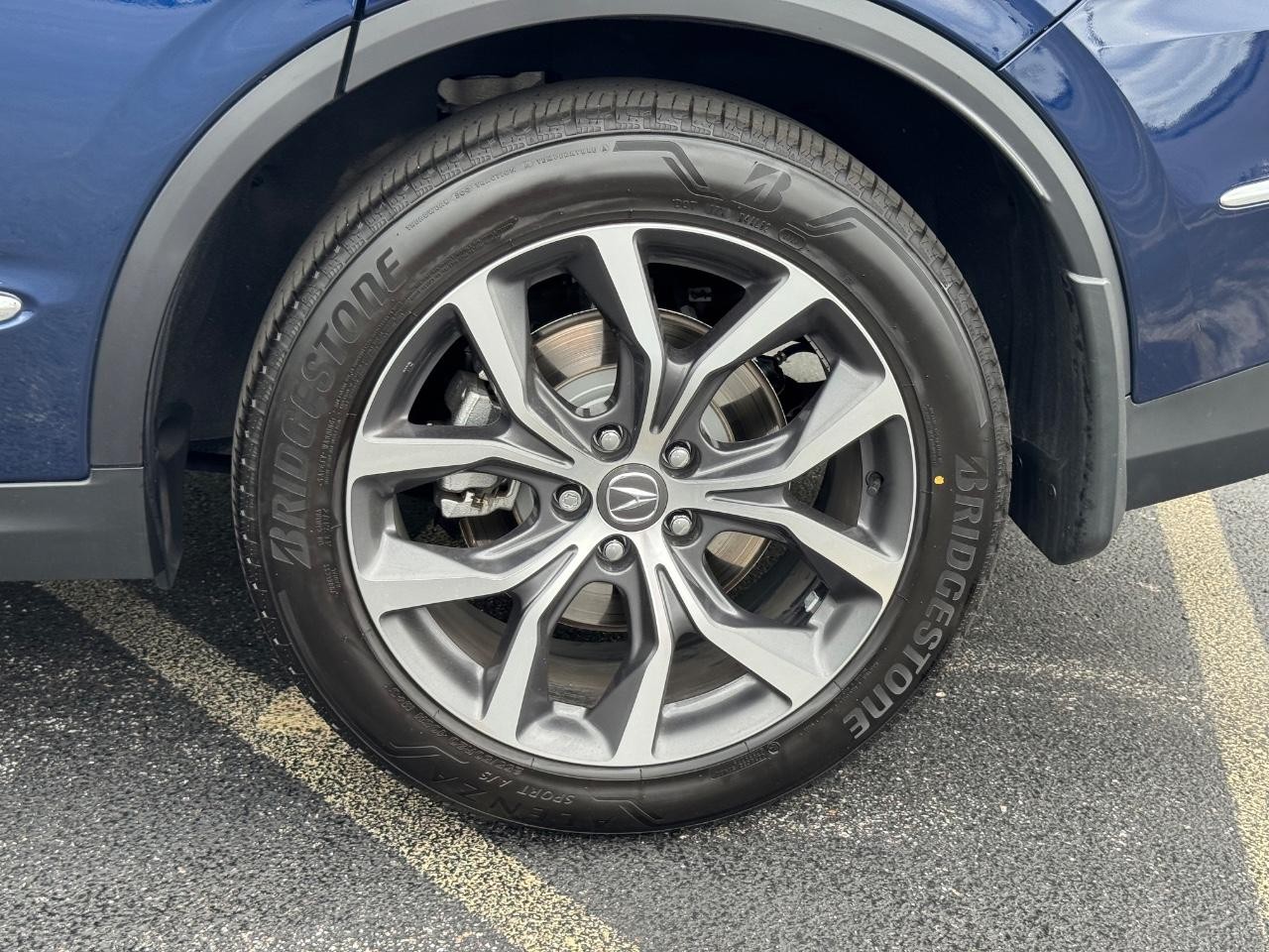 Acura MDX Vehicle Full-screen Gallery Image 07