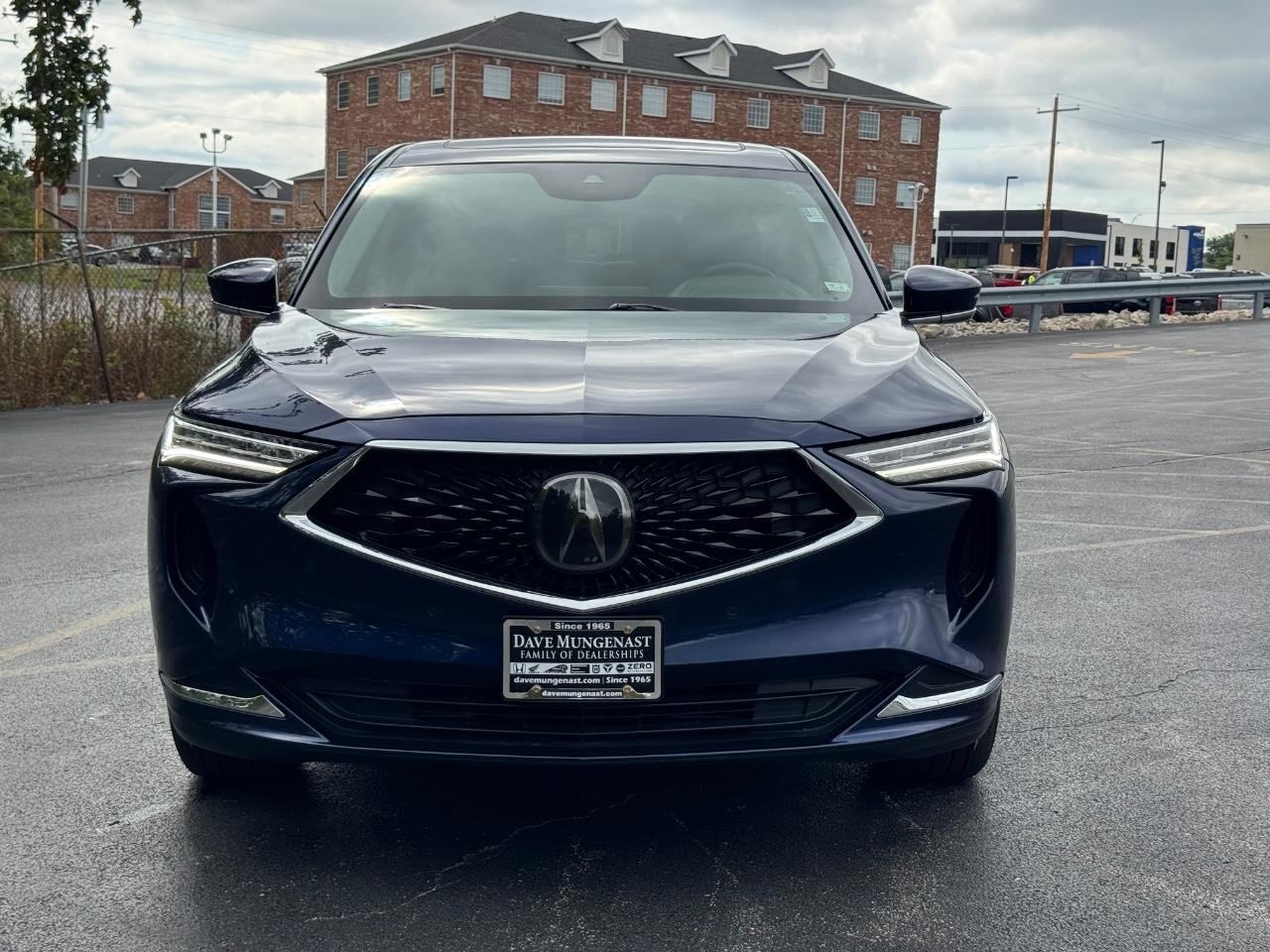 Acura MDX Vehicle Full-screen Gallery Image 09