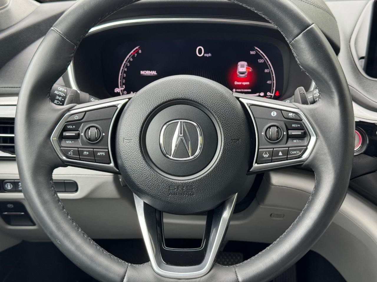 Acura MDX Vehicle Full-screen Gallery Image 13