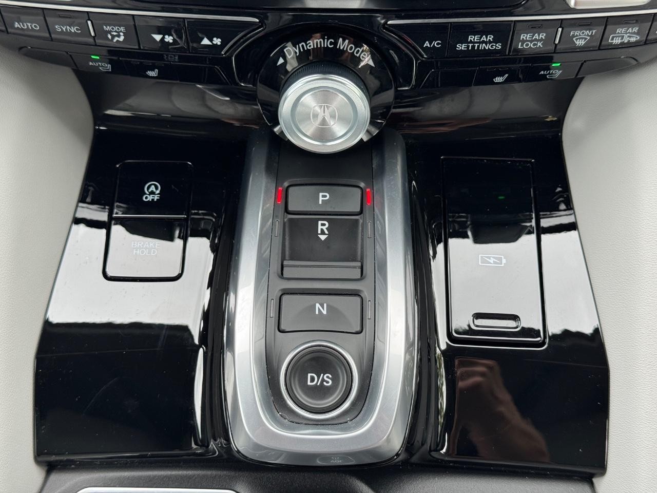 Acura MDX Vehicle Full-screen Gallery Image 16