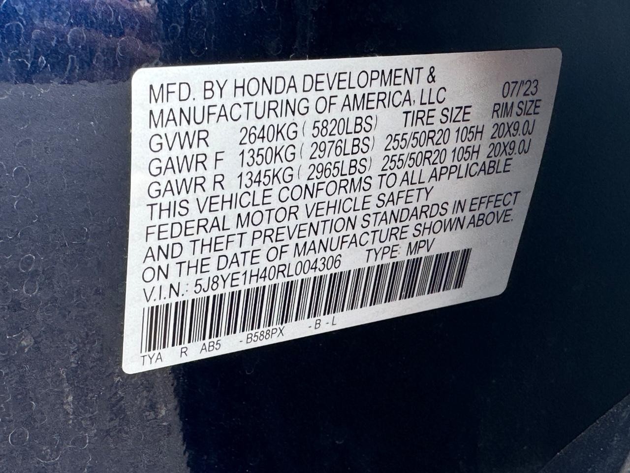 Acura MDX Vehicle Full-screen Gallery Image 30