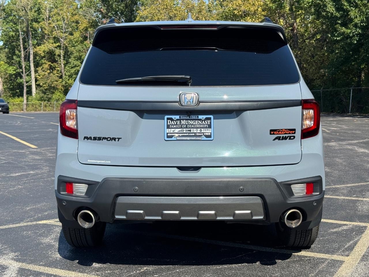 Honda Passport Vehicle Full-screen Gallery Image 05