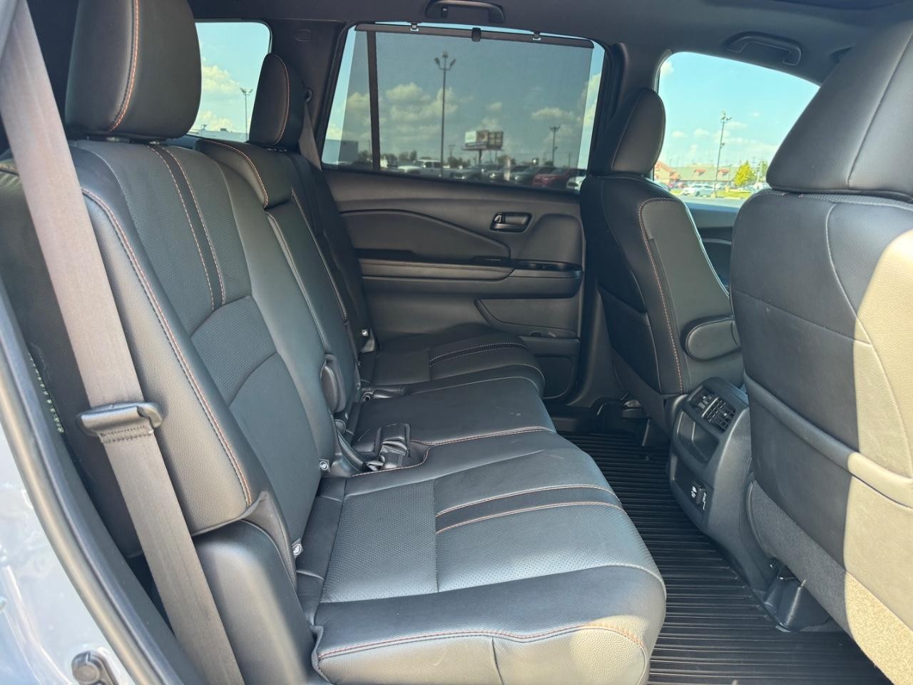 Honda Passport Vehicle Full-screen Gallery Image 10