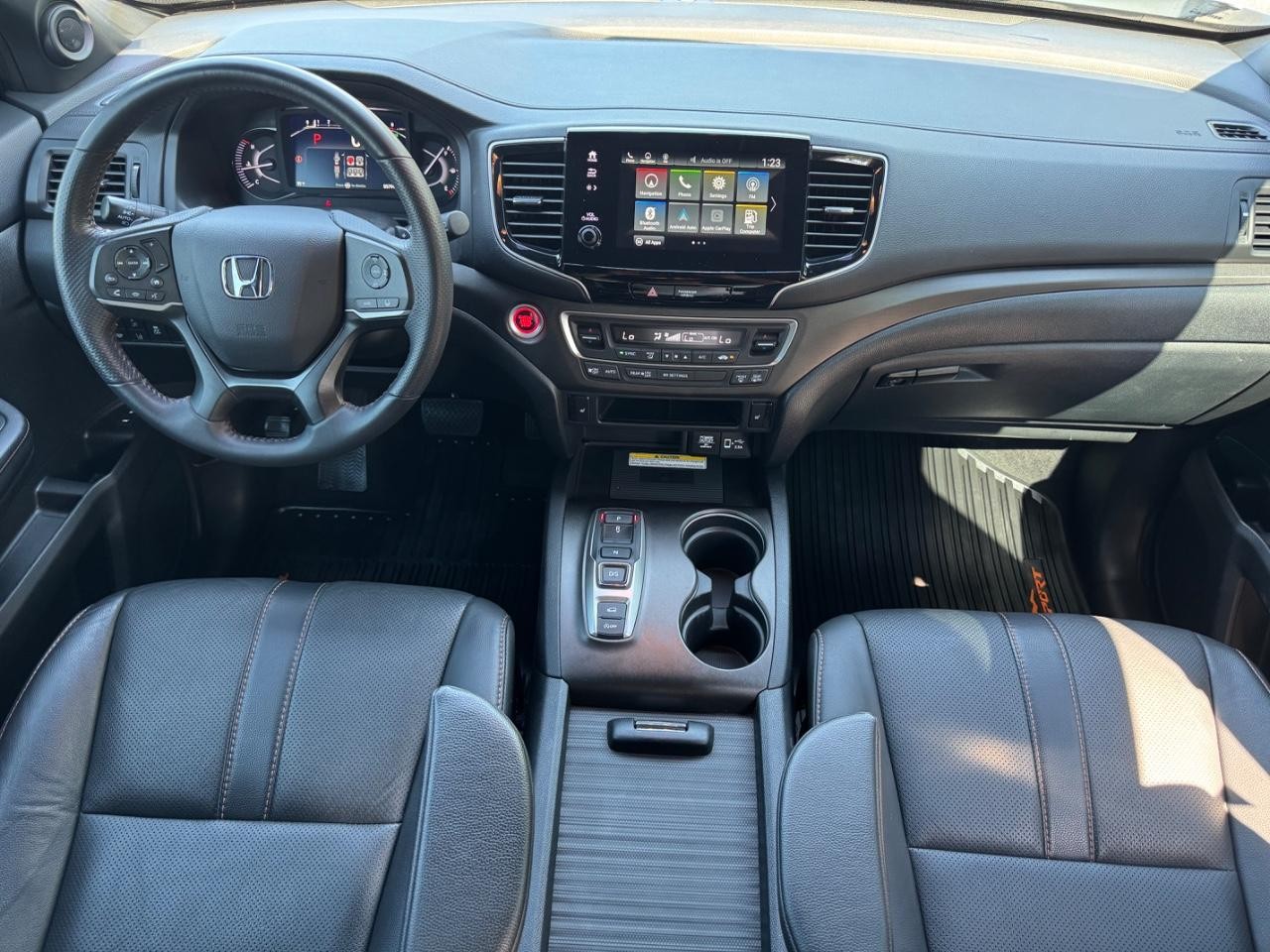 Honda Passport Vehicle Full-screen Gallery Image 11