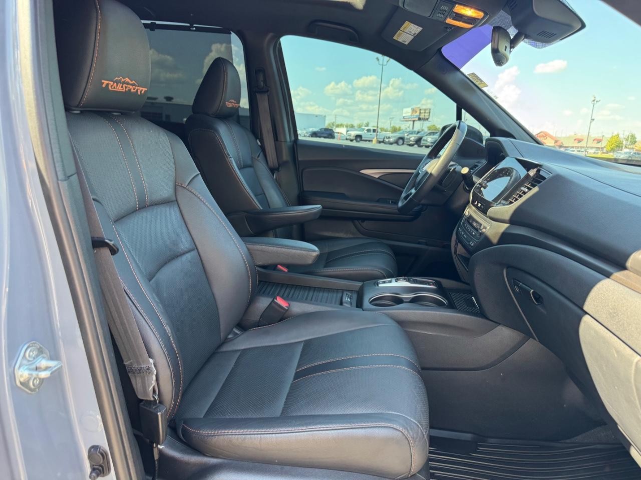 Honda Passport Vehicle Full-screen Gallery Image 17