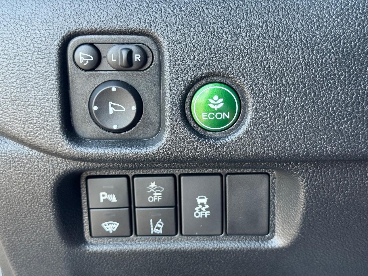 Honda Passport Vehicle Full-screen Gallery Image 23