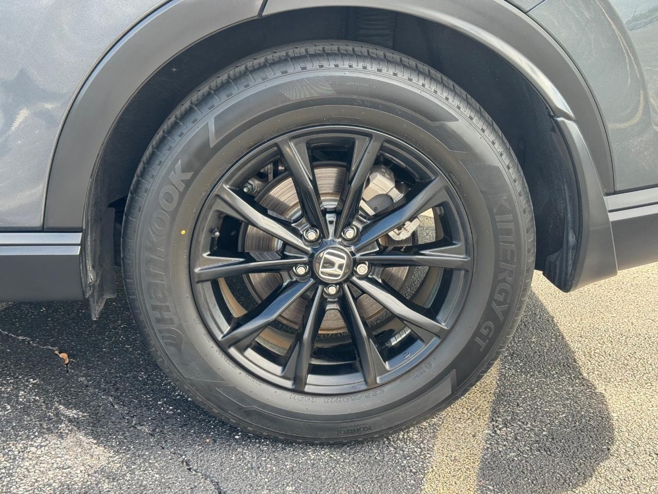 Honda CR-V Hybrid Vehicle Full-screen Gallery Image 07