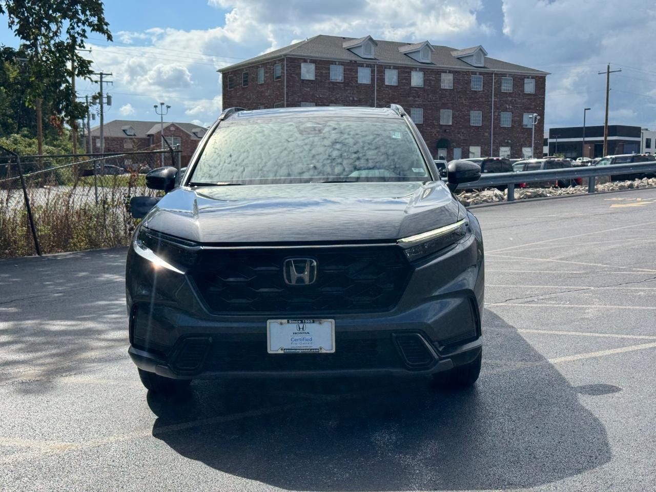 Honda CR-V Hybrid Vehicle Full-screen Gallery Image 09